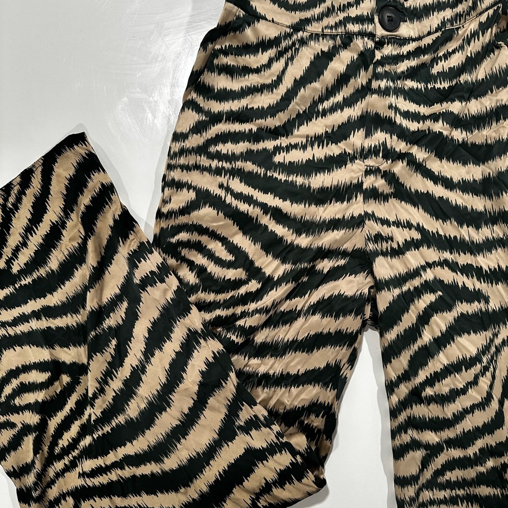 Haute Monde Black and Cream Patterned Pants